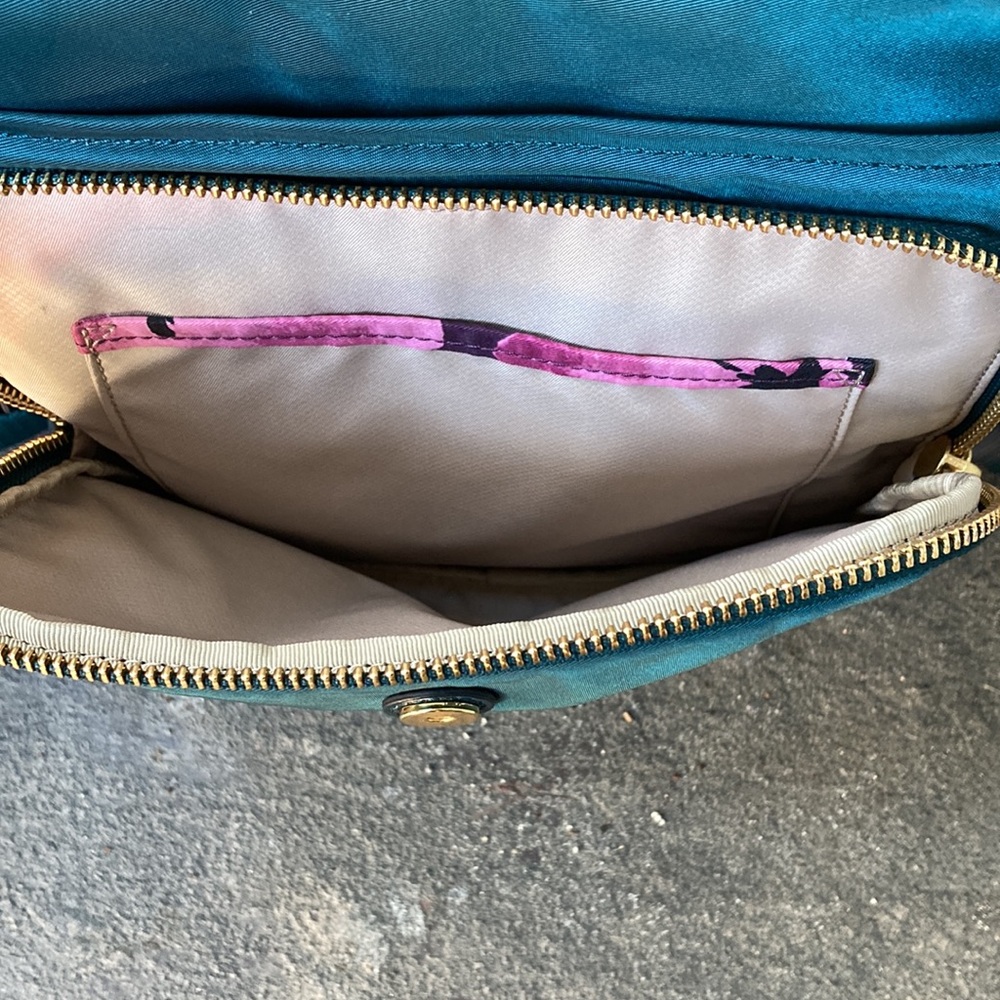 Backpack - Picture 4 of 8